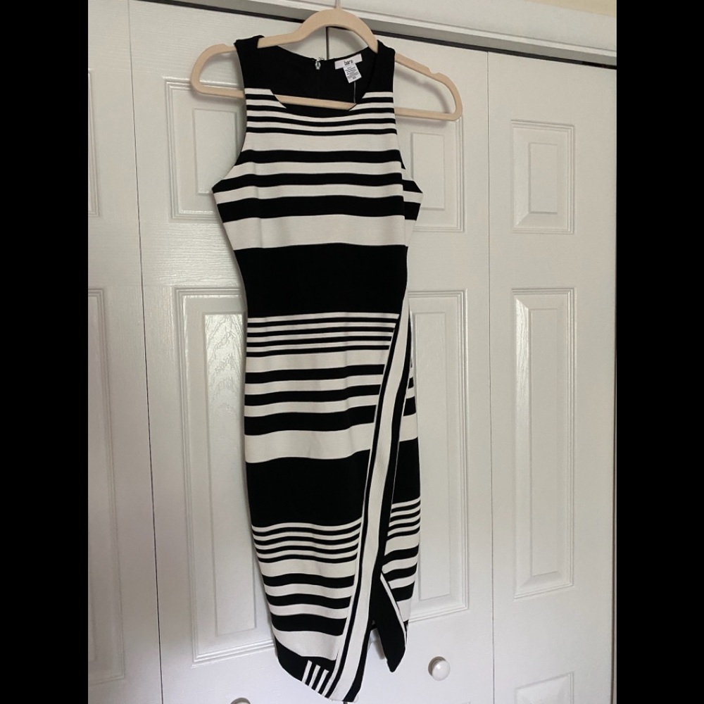 Bar III black & white stripped sleeveless zip back dress